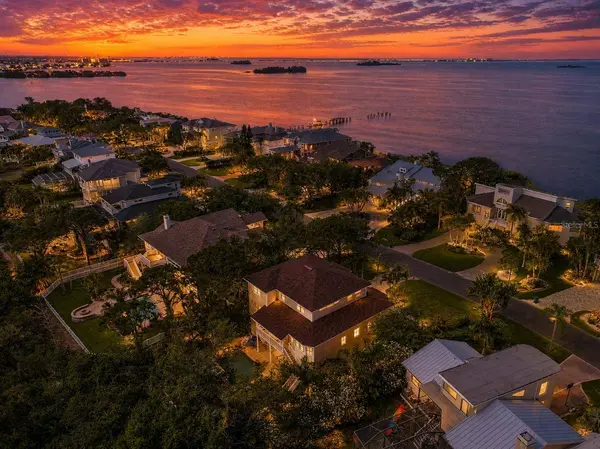 897 POINT SEASIDE DR, Crystal Beach, FL 34681