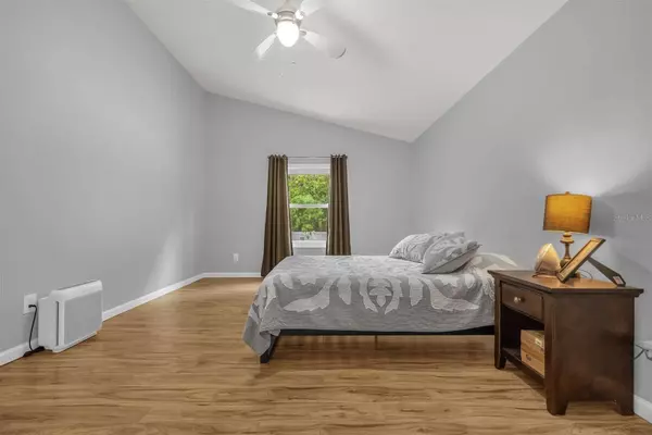 3424 FOX HOLLOW DR, Orlando, FL 32829