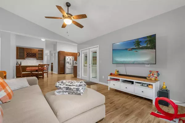 3424 FOX HOLLOW DR, Orlando, FL 32829