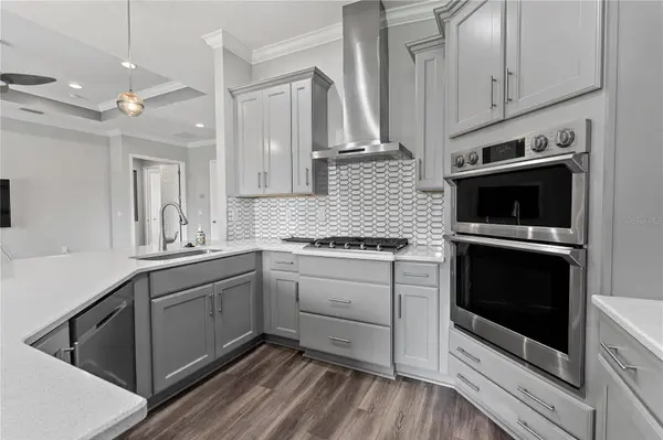 8113 BRIDGEPORT BAY CIR, Mount Dora, FL 32757
