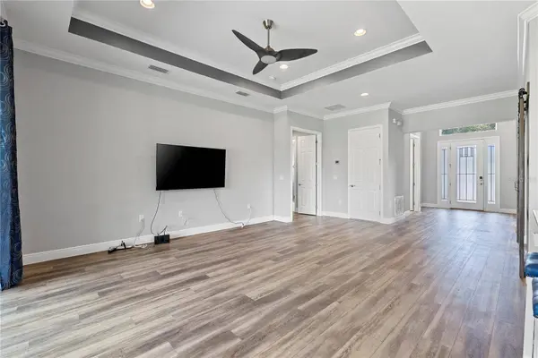 8113 BRIDGEPORT BAY CIR, Mount Dora, FL 32757