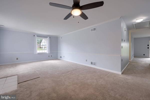 2002 FAVERSHAM WAY, York, PA 17402