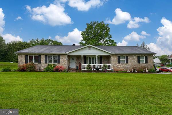 2685 PRIMROSE LN, York, PA 17404