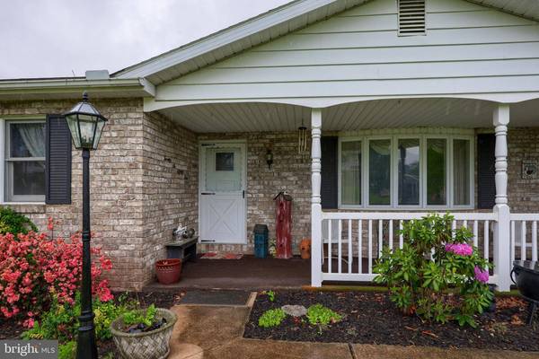 2685 PRIMROSE LN, York, PA 17404