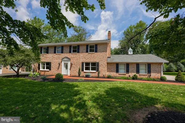 1005 GLENEAGLES DR, York, PA 17404