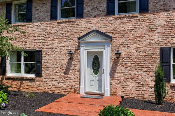 1005 GLENEAGLES DR, York, PA 17404