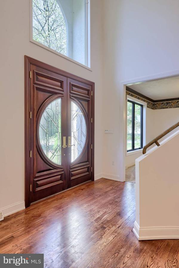 1801 SHAWAN LN, York, PA 17406