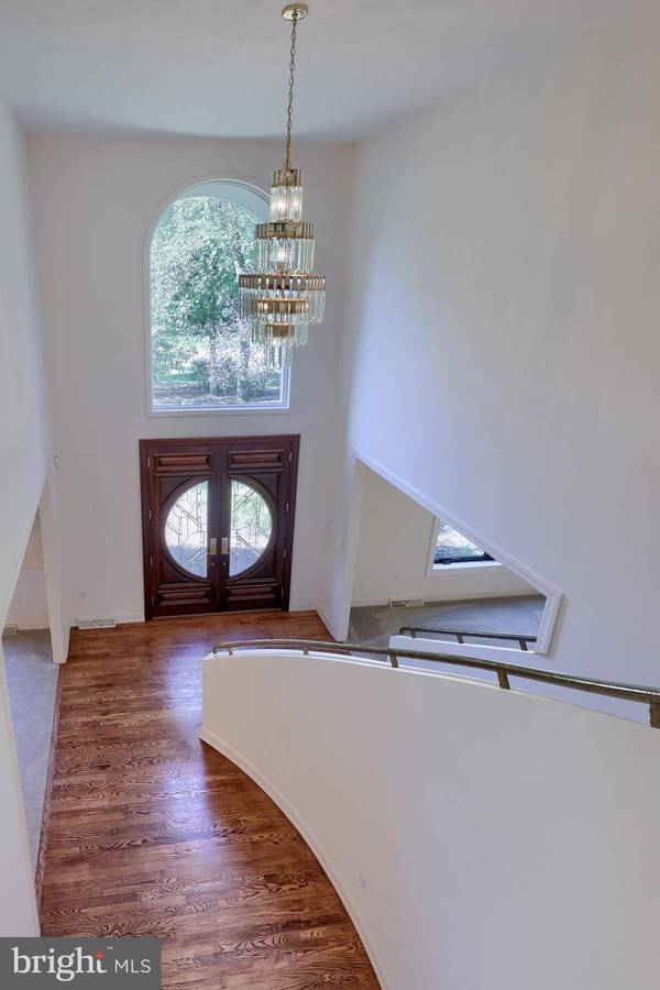 1801 SHAWAN LN, York, PA 17406