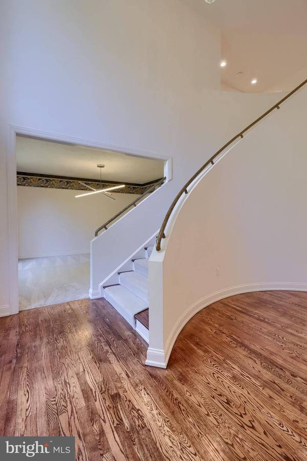 1801 SHAWAN LN, York, PA 17406