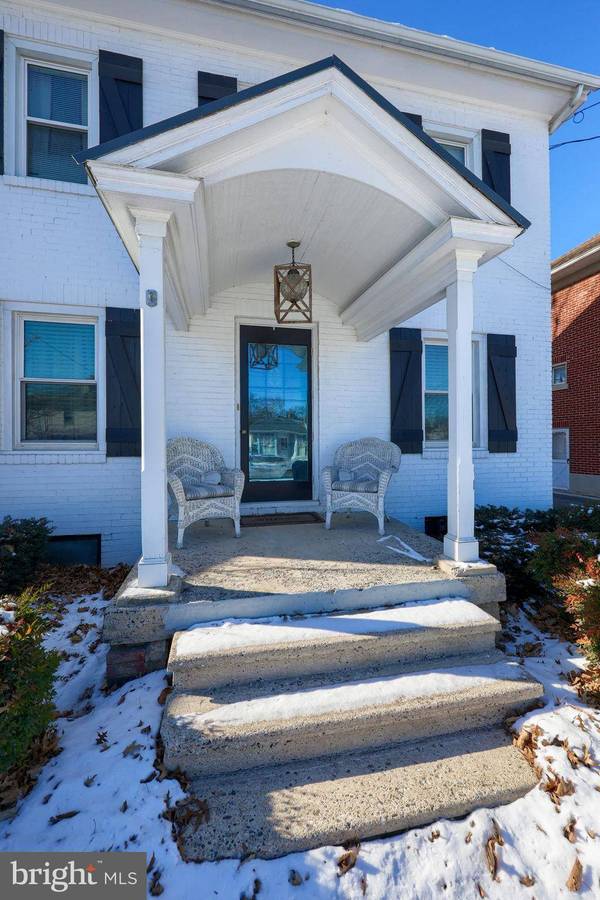 1870 N SUSQUEHANNA TRL, York, PA 17404