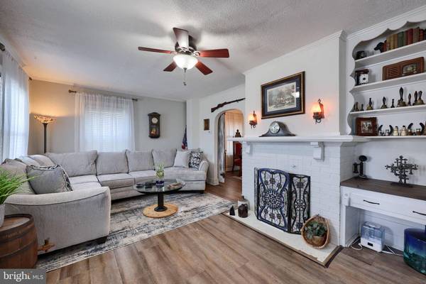 1870 N SUSQUEHANNA TRL, York, PA 17404