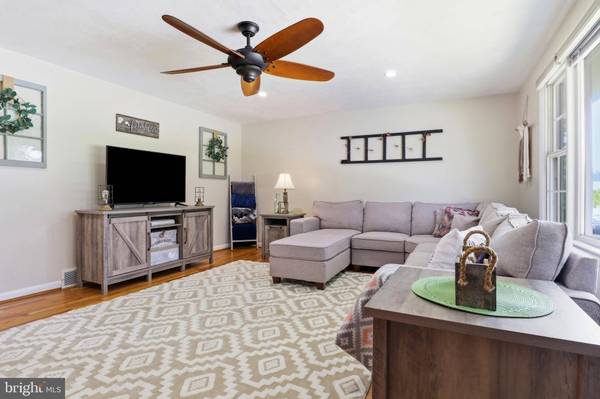 137 RIDGEFIELD DR, York, PA 17403