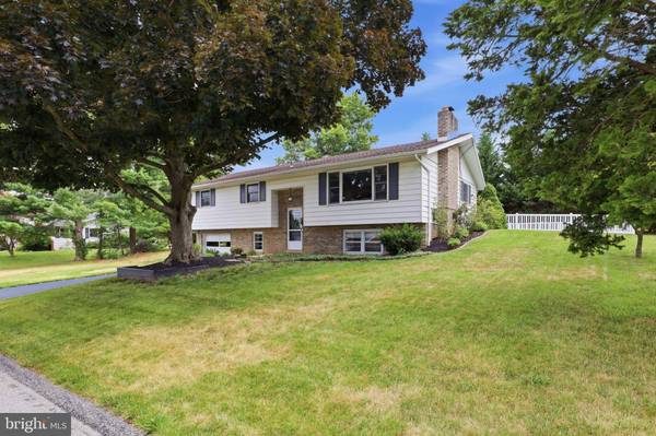 137 RIDGEFIELD DR, York, PA 17403