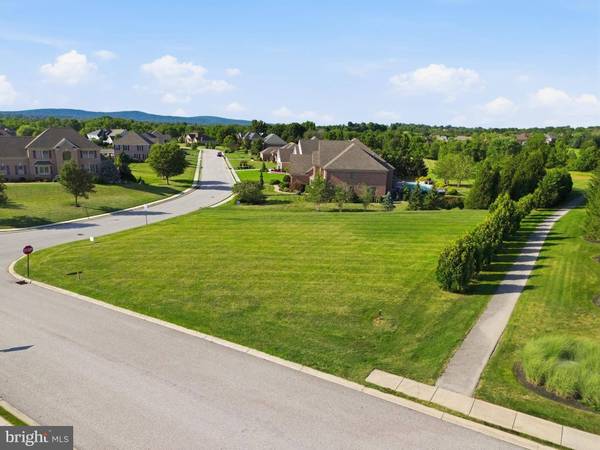 2788 FARNHAM LN, York, PA 17408