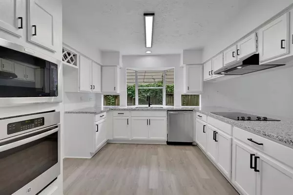 5426 Garden Village DR, Houston, TX 77339