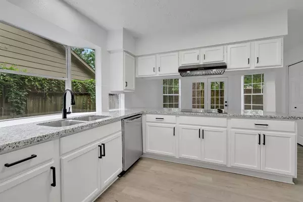 5426 Garden Village DR, Houston, TX 77339