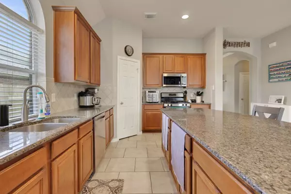 19503 Country Breeze CT, Spring, TX 77388