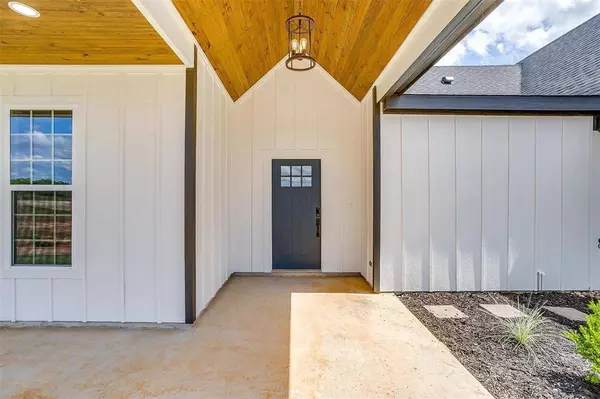 332 Jonny Boy Way, Springtown, TX 76082