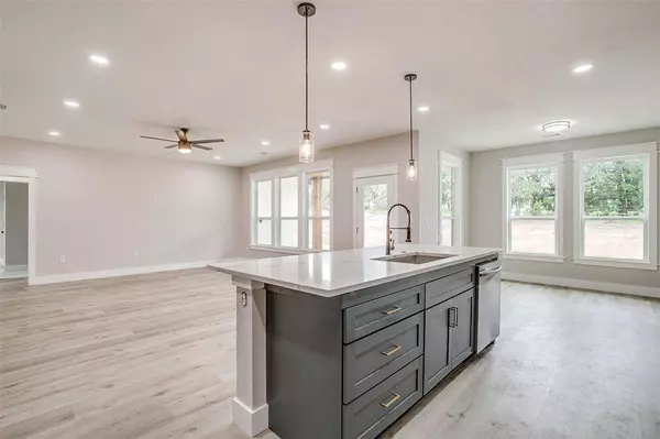 332 Jonny Boy Way, Springtown, TX 76082