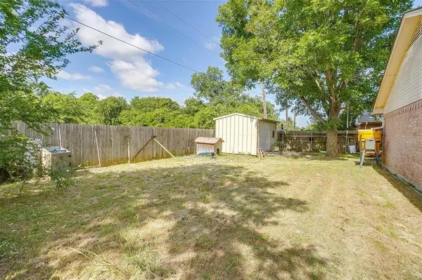 1834 Melinda Myrl Drive, Sanger, TX 76266