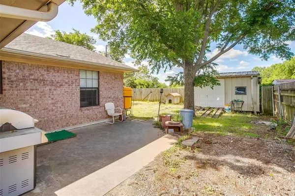 1834 Melinda Myrl Drive, Sanger, TX 76266