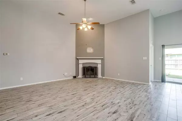 8209 Deer Bluff Lane, Fort Worth, TX 76179