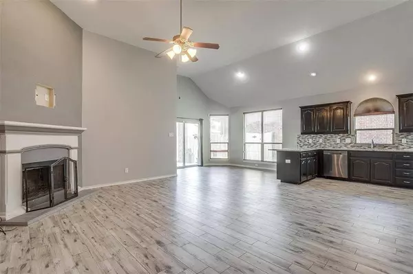 8209 Deer Bluff Lane, Fort Worth, TX 76179