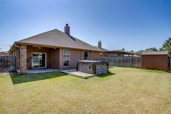 8209 Deer Bluff Lane, Fort Worth, TX 76179
