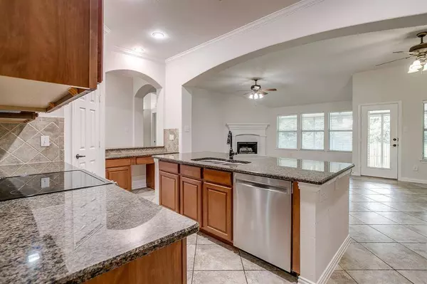 5429 Old Blush Drive, Midlothian, TX 76065