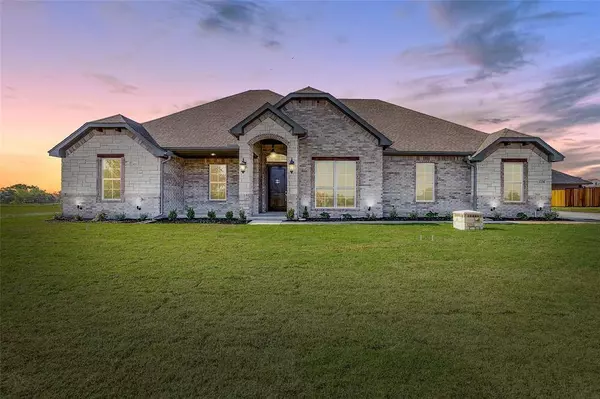 1901 Johnnie Drive, Springtown, TX 76082