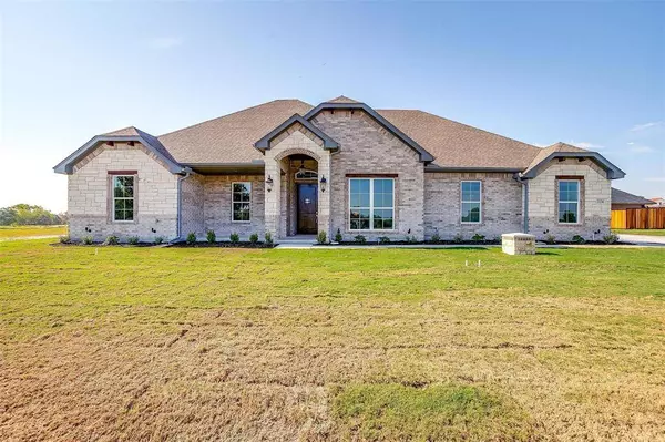 1901 Johnnie Drive, Springtown, TX 76082