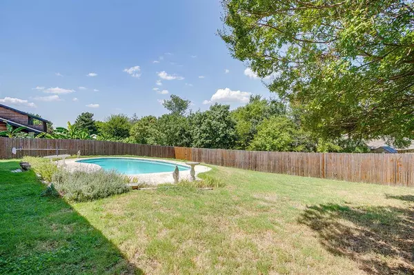 7748 Skylake Drive, Fort Worth, TX 76179