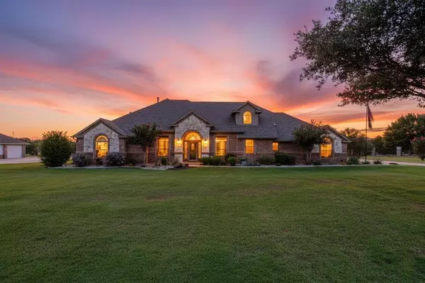 9325 Harbour View Lane, Fort Worth, TX 76179