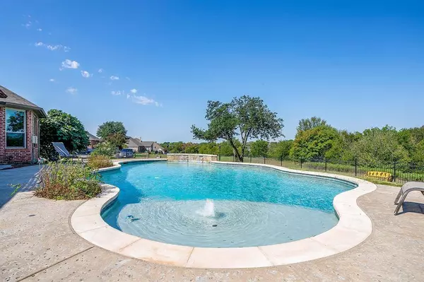 9325 Harbour View Lane, Fort Worth, TX 76179