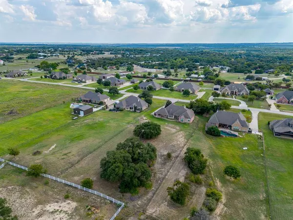 13041 Stacey Valley Drive, Azle, TX 76020