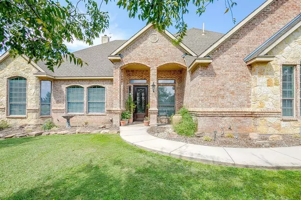 13041 Stacey Valley Drive, Azle, TX 76020