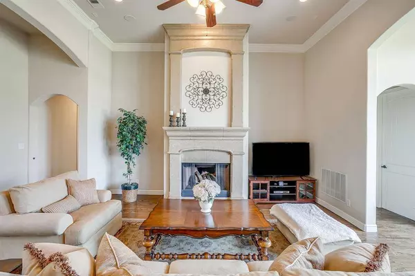 13041 Stacey Valley Drive, Azle, TX 76020