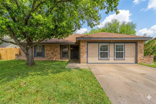 516 Clover Drive, Saginaw, TX 76179