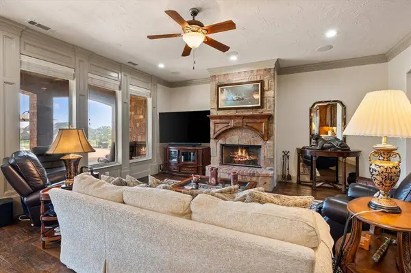 103 Oak Grove Lane, Boyd, TX 76023