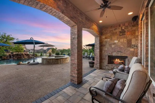 103 Oak Grove Lane, Boyd, TX 76023