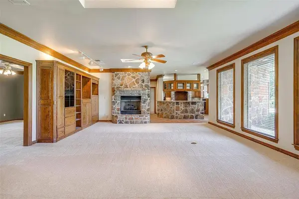 1701 Lakefront Drive, Aledo, TX 76008