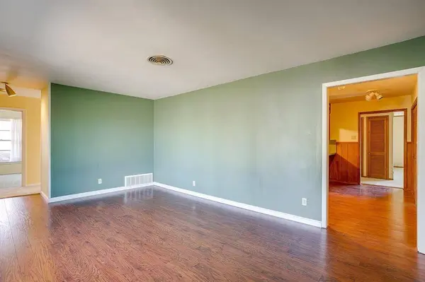 4945 Flagstone Drive, Fort Worth, TX 76114