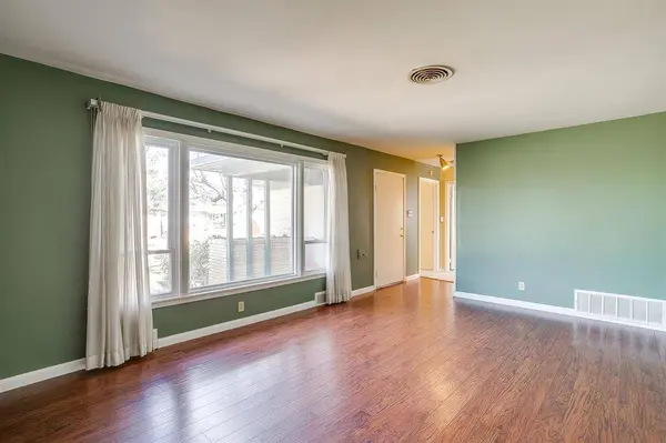 4945 Flagstone Drive, Fort Worth, TX 76114