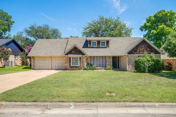 3816 Wilkie Way, Fort Worth, TX 76133