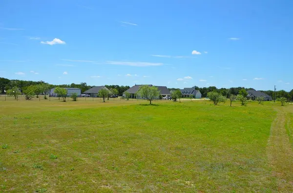 760 Glade Park Court, Azle, TX 76020