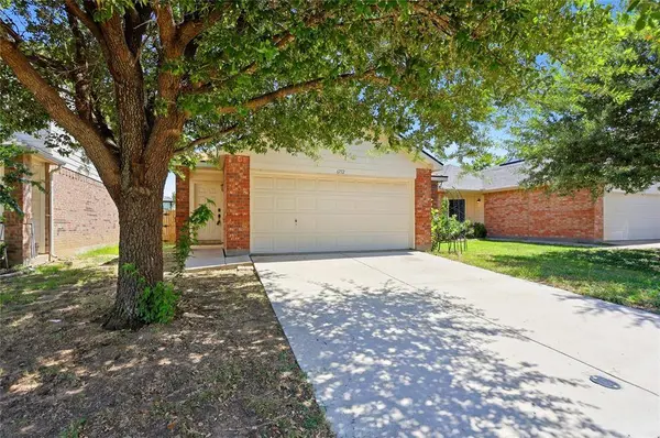6712 Meadow Way Lane, Fort Worth, TX 76179