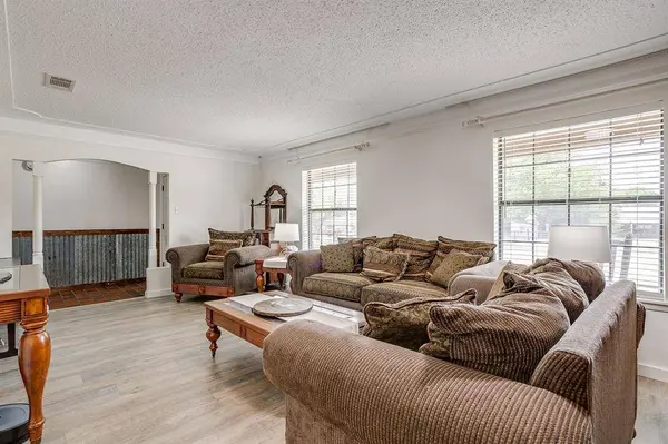 1816 Glendale Drive, Sanctuary, TX 76020