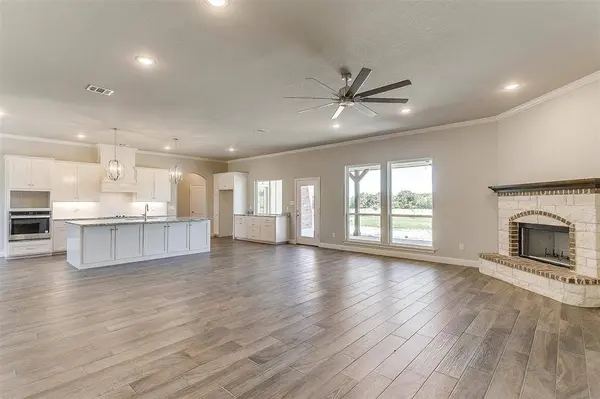 1014 Gonzollas Road, Springtown, TX 76082