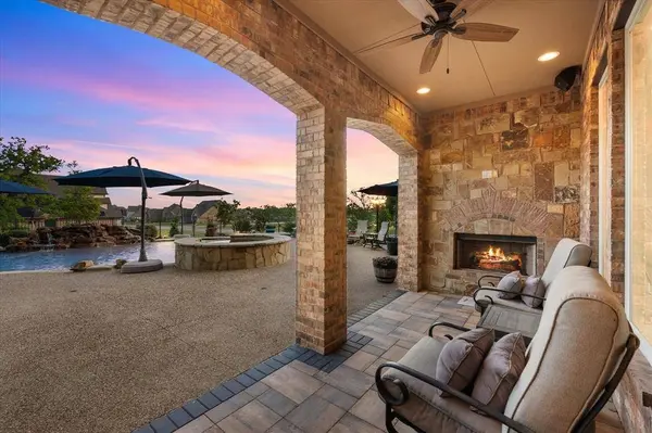 103 Oak Grove Lane, Boyd, TX 76023