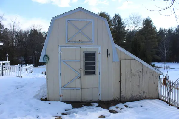 1132 N Meadowbrook Road, White Cloud, MI 49349